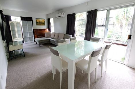 Photo of property in 1/546 Glenfield Road, Glenfield, Auckland, 0629