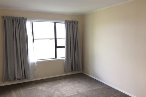 Photo of property in 1/16 Peach Road, Glenfield, Auckland, 0629