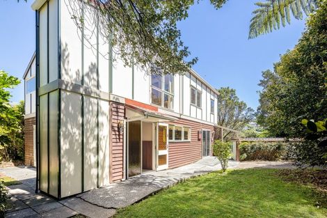 Photo of property in 40 Glanmire Road, Newlands, Wellington, 6037