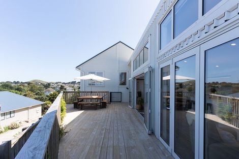 Photo of property in 16 Downes Street, Titahi Bay, Porirua, 5022