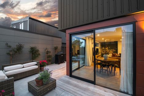 Photo of property in 2/104 Burke Street, Sydenham, Christchurch, 8023