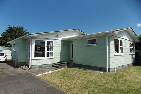 Photo of property in 16 Jackson Avenue, Highbury, Palmerston North, 4412