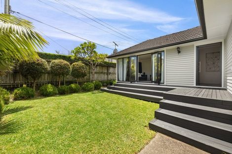 Photo of property in 57a Forrest Hill Road, Milford, Auckland, 0620