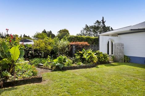Photo of property in 15 Kauri Street, Inglewood, 4330