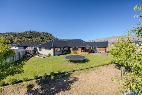 Photo of property in 6 Rua Street, Albert Town, Wanaka, 9305