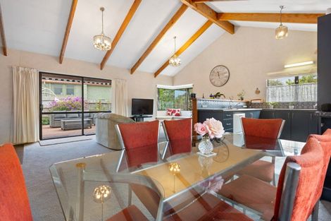 Photo of property in 122 Glenpark Avenue, Frankleigh Park, New Plymouth, 4310