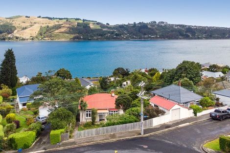 Photo of property in 13 Athol Place, Ravensbourne, Dunedin, 9022