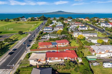 Photo of property in 2/11 Winscombe Street, Belmont, Auckland, 0622