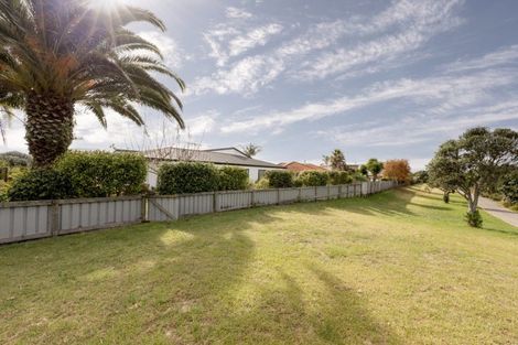 Photo of property in 76 Dalton Drive, Papamoa Beach, Papamoa, 3118
