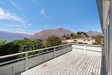 Photo of property in 27 Avalon Crescent, Fernhill, Queenstown, 9300