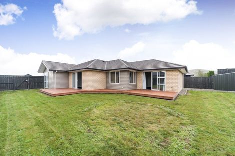 Photo of property in 9 Mediterranean Grove, Fitzherbert, Palmerston North, 4410