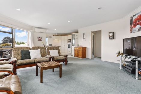 Photo of property in 35 Elan Place, Stanmore Bay, Whangaparaoa, 0932