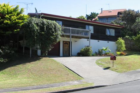 Photo of property in 66 Topliss Drive, Northcross, Auckland, 0632