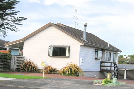 Photo of property in 41 Gosford Drive, Botany Downs, Auckland, 2010