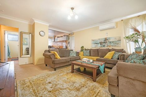 Photo of property in 2/8 Akehurst Avenue, New Lynn, Auckland, 0600