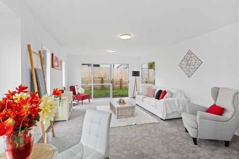 Photo of property in 1/53 Sungrove Rise, Sunnyvale, Auckland, 0612