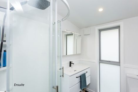 Photo of property in 2 Hobbit Lane, Pinehaven, Upper Hutt, 5371