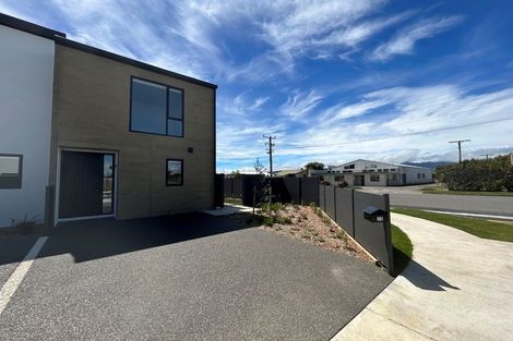 Photo of property in 73 Pipi Place, Levin, 5510