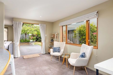 Photo of property in 8 Piper Lane, Beckenham, Christchurch, 8023