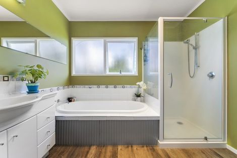 Photo of property in 13 Fairview Place, Te Puke, 3119