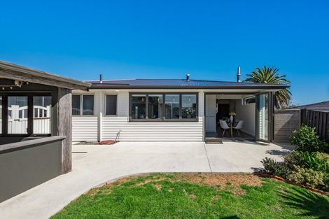 Photo of property in 13 Chums Road, Paraparaumu Beach, Paraparaumu, 5032