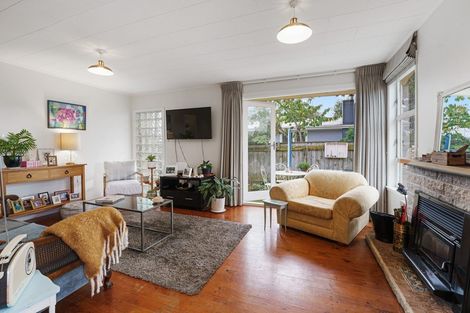 Photo of property in 28 Chums Road, Paraparaumu Beach, Paraparaumu, 5032