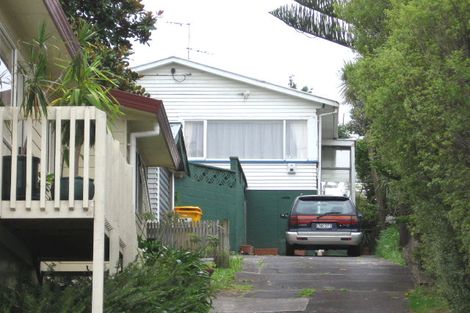 Photo of property in 1/25 Park Road, Glenfield, Auckland, 0629