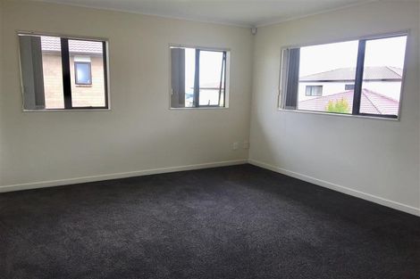Photo of property in 9 Kokako Rise, Papakura, 2110