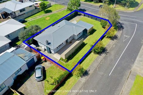 Photo of property in 7 Tarata Crescent, Mangere Bridge, Auckland, 2022