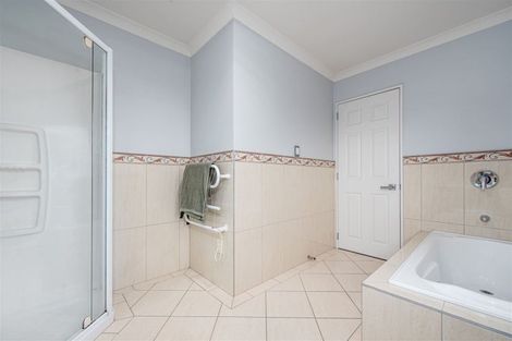 Photo of property in 86 San Valentino Drive, Henderson, Auckland, 0612