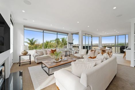 Photo of property in 33a Churchill Road, Murrays Bay, Auckland, 0630