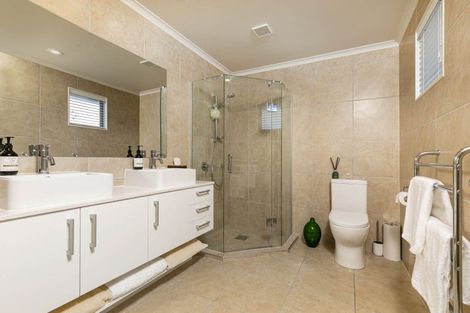 Photo of property in 13 Rangi Avenue, Schnapper Rock, Auckland, 0632