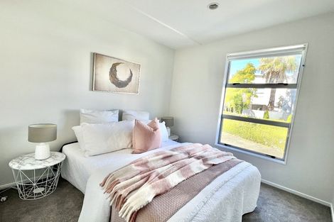 Photo of property in 5/40 Scarlet Oak Drive, Schnapper Rock, Auckland, 0632