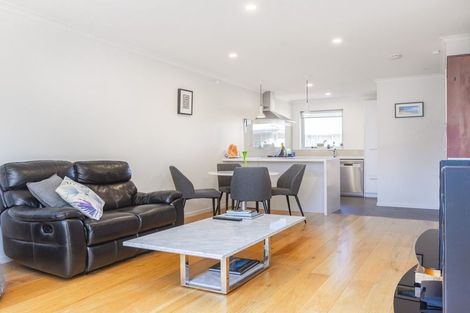 Photo of property in 2/104 Picton Avenue, Riccarton, Christchurch, 8011