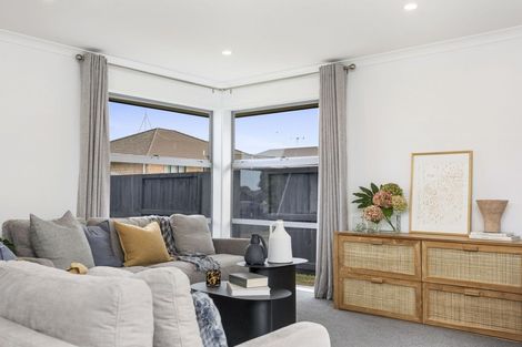 Photo of property in 18 Farleigh Close, Huntington, Hamilton, 3210