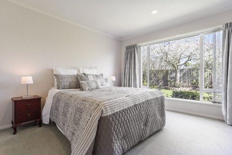 Photo of property in 4 Wardour Mews, Avonhead, Christchurch, 8042
