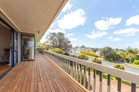 Photo of property in 153 Wiseley Road, West Harbour, Auckland, 0618