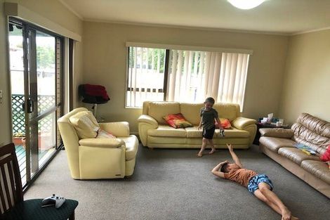 Photo of property in 50c Mirrabooka Avenue, Botany Downs, Auckland, 2010