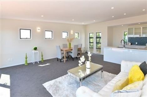 Photo of property in 1376 Whangaparaoa Road, Army Bay, Whangaparaoa, 0930