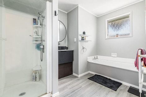 Photo of property in 42 Brunner Road, Glen Eden, Auckland, 0602