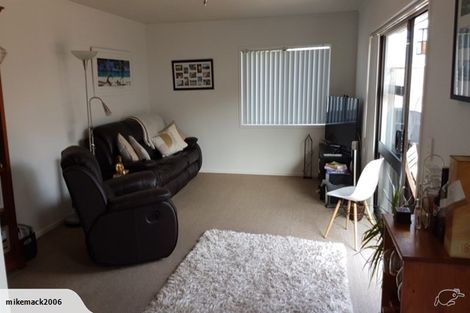 Photo of property in 1/34 Dale Crescent, Pakuranga, Auckland, 2010