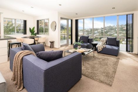 Photo of property in 58 Tiketike Way, Brooklyn, Wellington, 6021