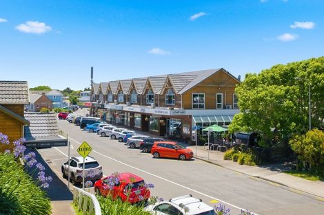 Photo of property in 17 Margaret Road, Raumati Beach, Paraparaumu, 5032