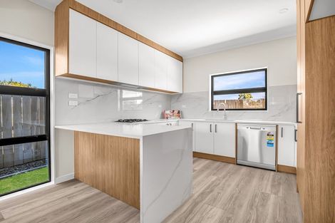 Photo of property in 2b Mayflower Close, Mangere East, Auckland, 2024
