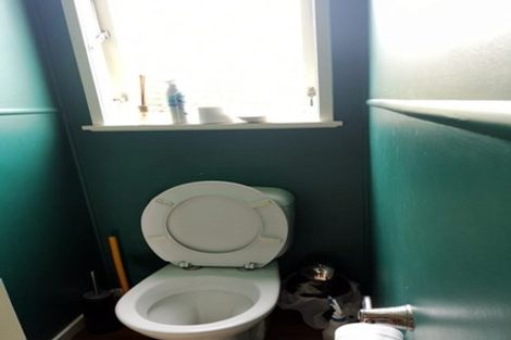 Photo of property in 1 Nan Place, Pakuranga Heights, Auckland, 2010