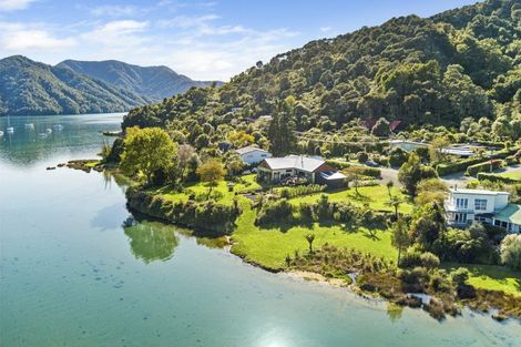 Photo of property in 1735 Queen Charlotte Drive, Linkwater, Picton, 7281