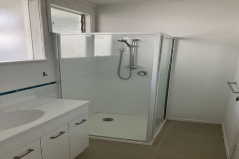 Photo of property in 2/17a Hillcrest Avenue, Hillcrest, Auckland, 0627