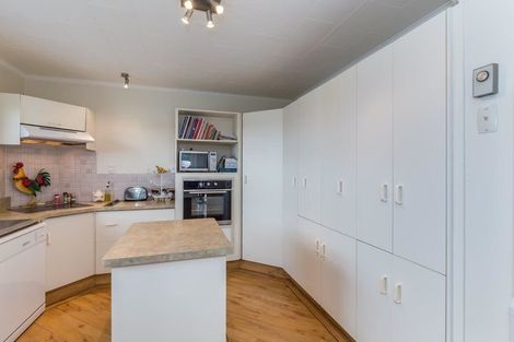 Photo of property in 470 Tararua Road, Levin, 5571