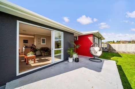 Photo of property in 95 Koru Road, Omata, New Plymouth, 4374
