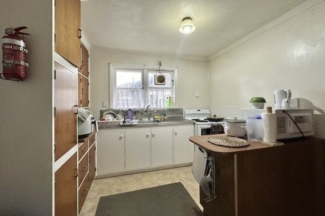 Photo of property in 42 Gibbons Street, Upper Hutt Central, Upper Hutt, 5018